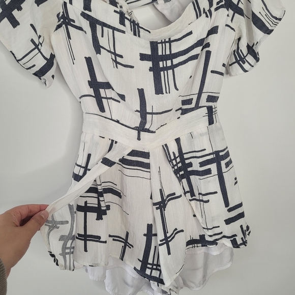 Black and white romper size Medium - Picture 3 of 14